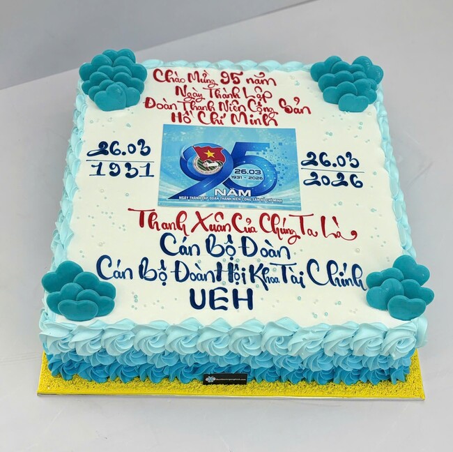 116 banh kem sinh nhat in hinh su kien dang cs