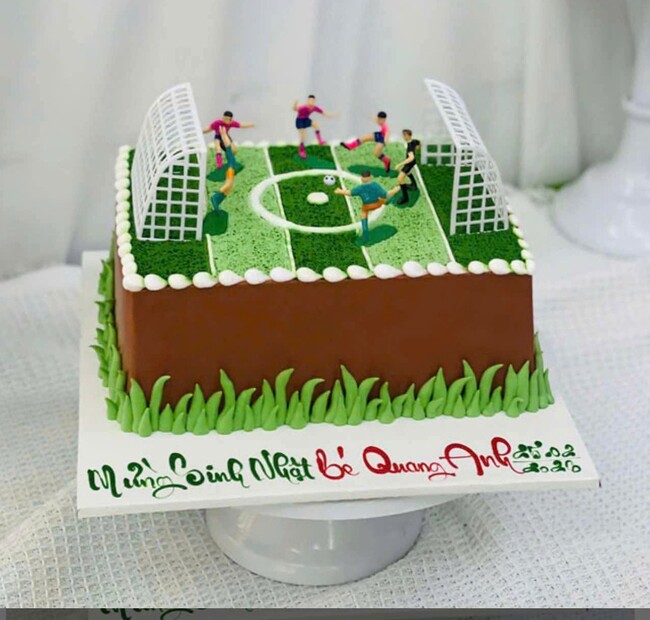 215 banh kem sinh nhat tao hinh 3d san co