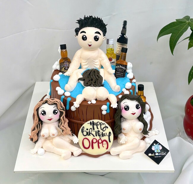 48 banh kem sinh nhat 18+ tao hinh 3d nam nu goi cam doc la