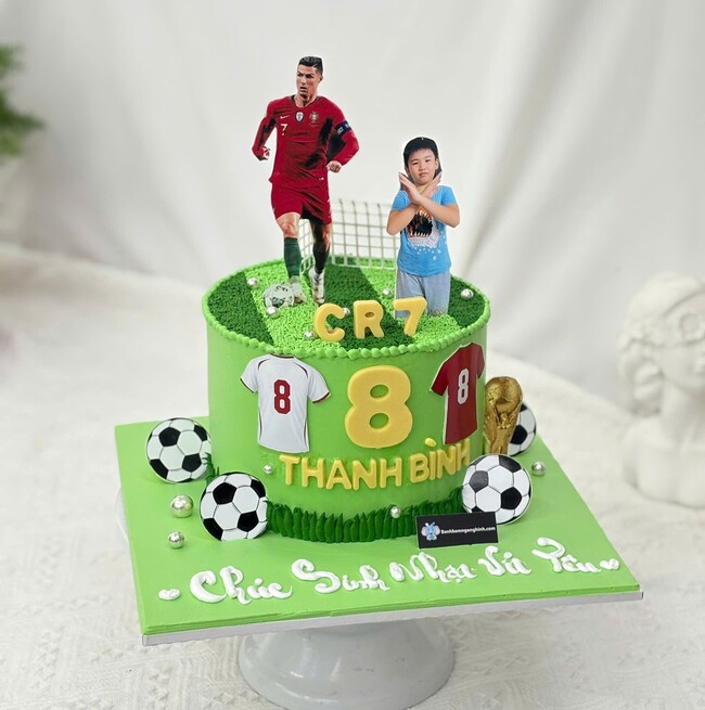 156 banh kem sinh nhat ve hinh cau thu
