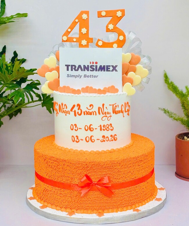 20 banh kem sinh nhat trang tri su kien cong ty